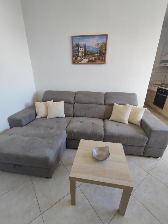 Three Lions Apartment Pula Exterior photo